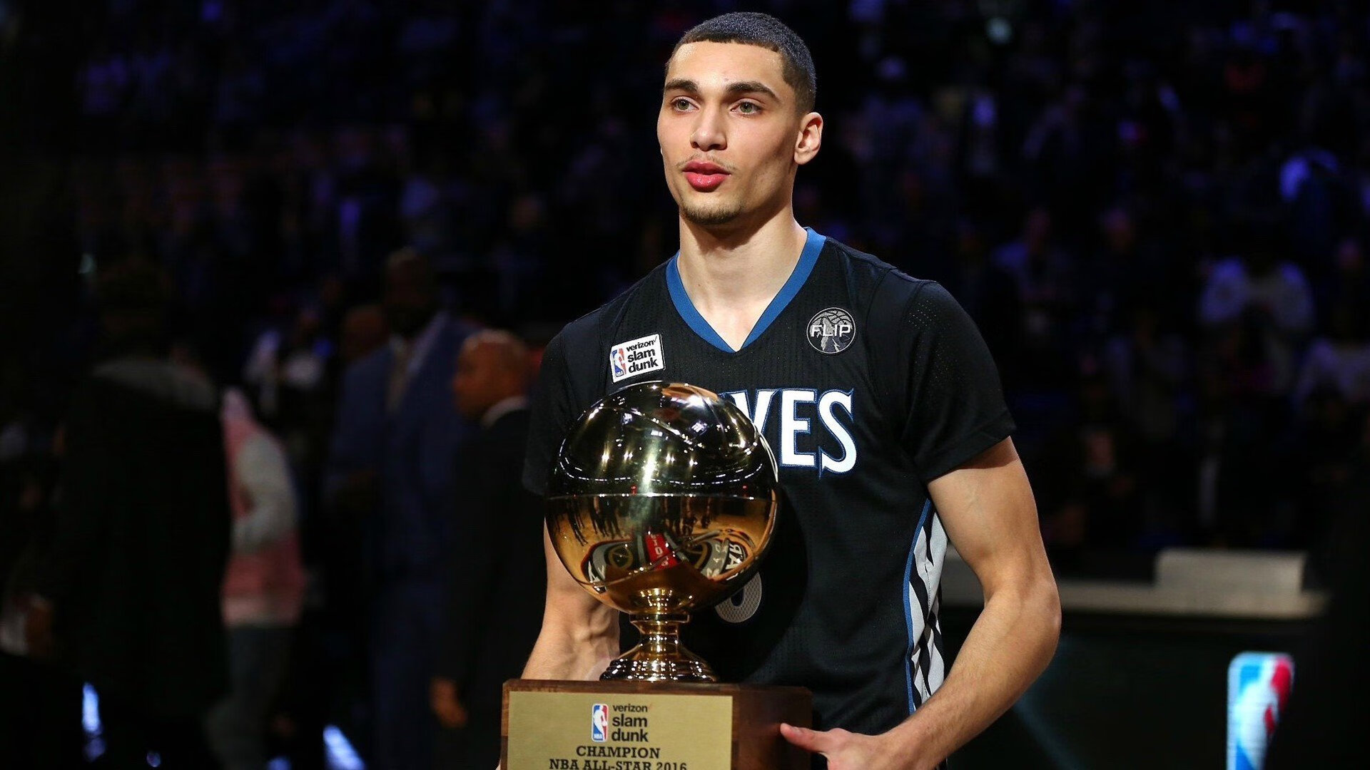 篮球让中国更具力量与风采，篮球带给我们更多的是什么