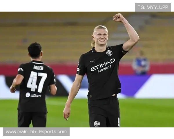 哈兰德赛场后被小孩模仿，萌态刷爆社媒