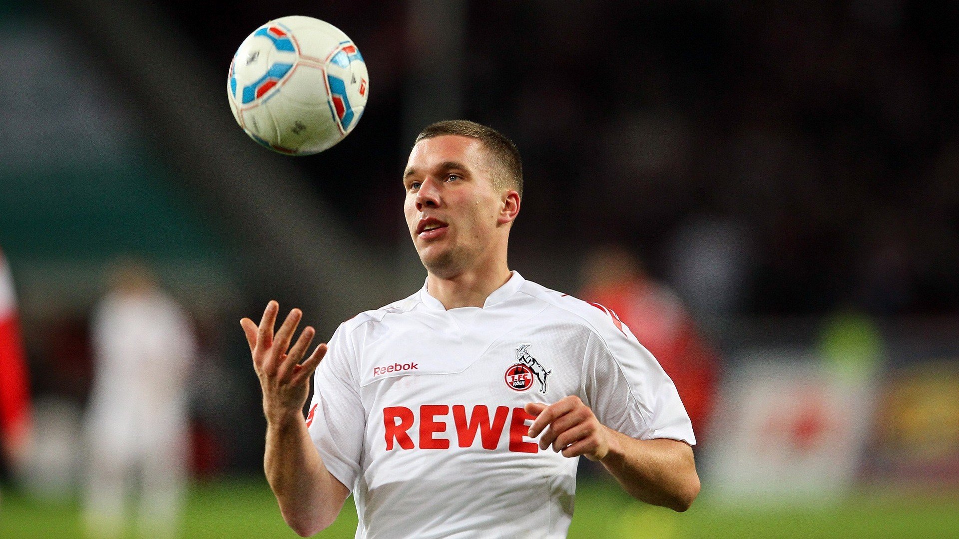 国家队在国际赛中通过阵容灵活性占据上风,国家队的比赛